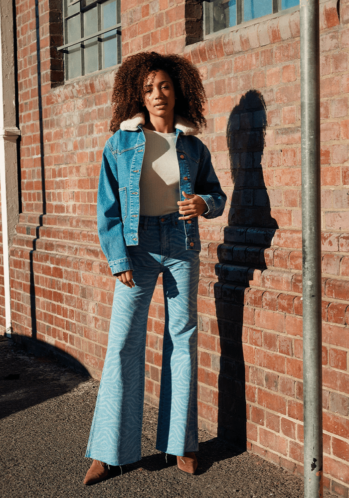 Jeans Mujer Tiro Alto Wanderer Flare Fit