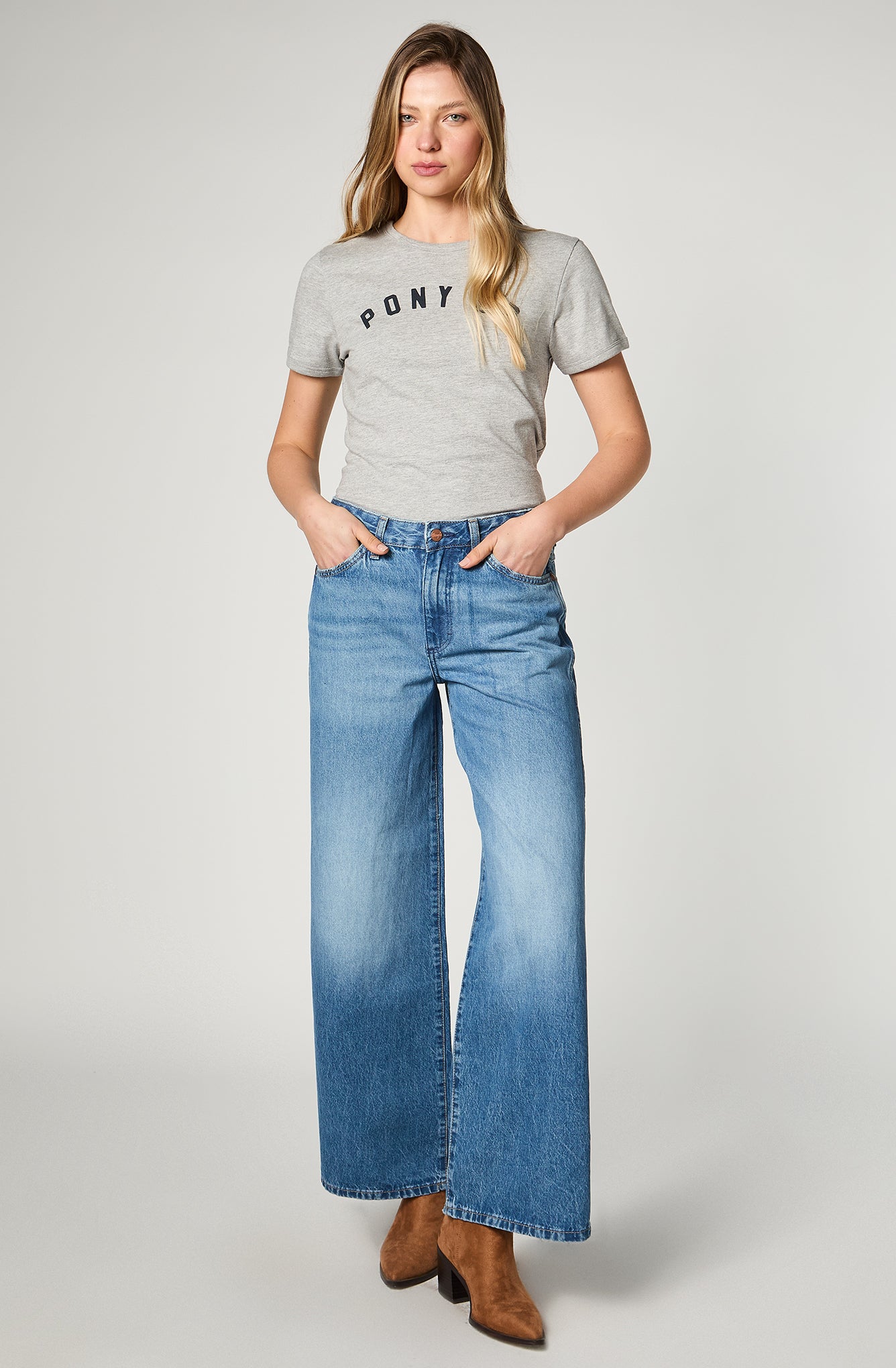 Polera Mujer Pony Up Gris