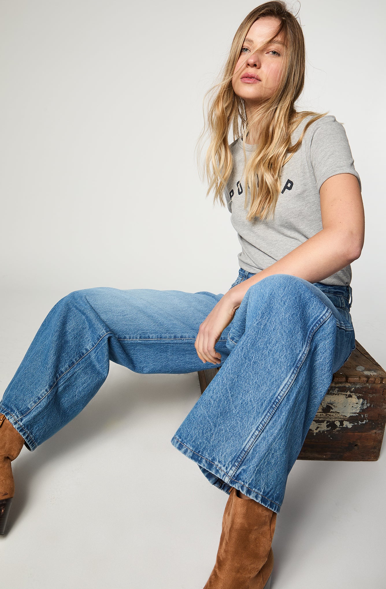 Polera Mujer Pony Up Gris