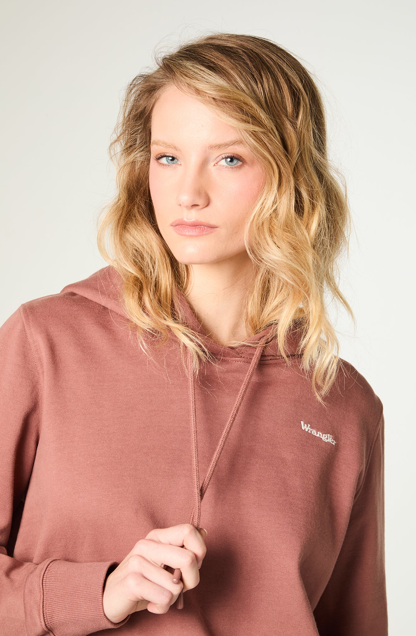 Polerón Mujer Hoodie Regular Café