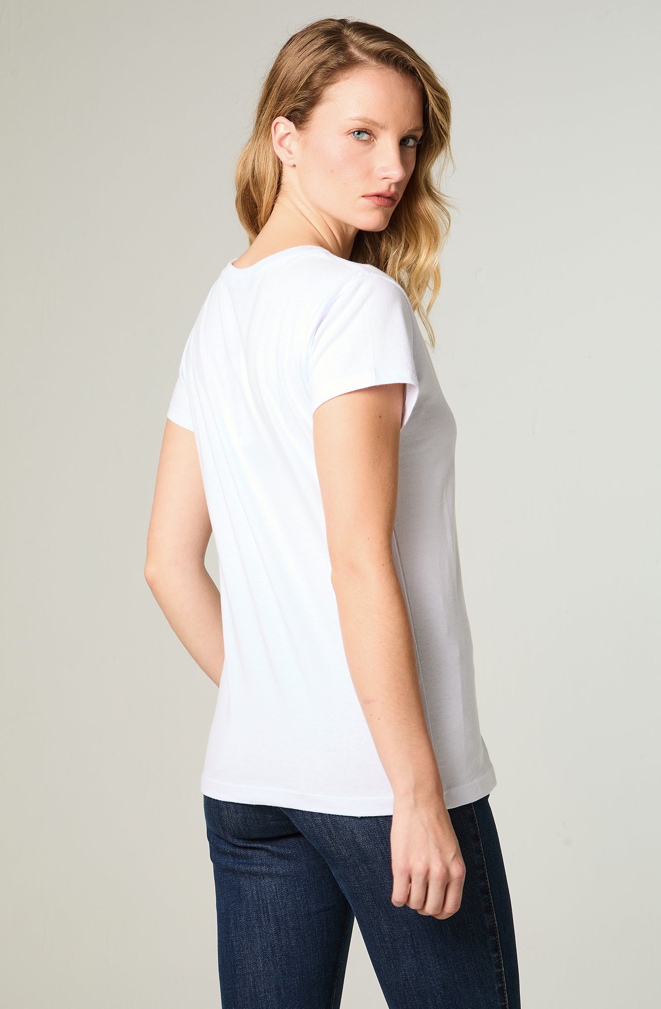 Polera Graphic Logo White