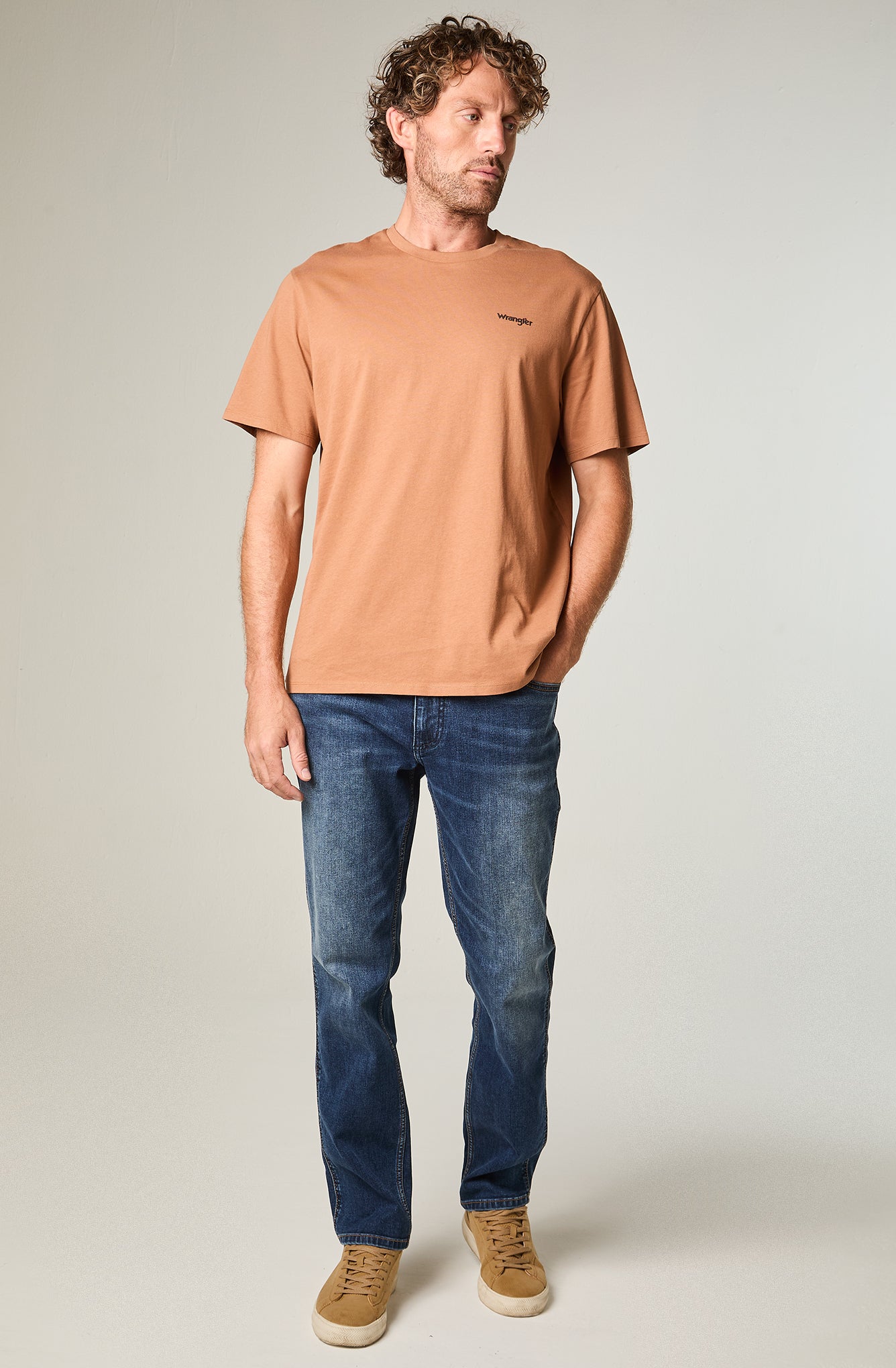 Polera Hombre Graphic Regular Beige