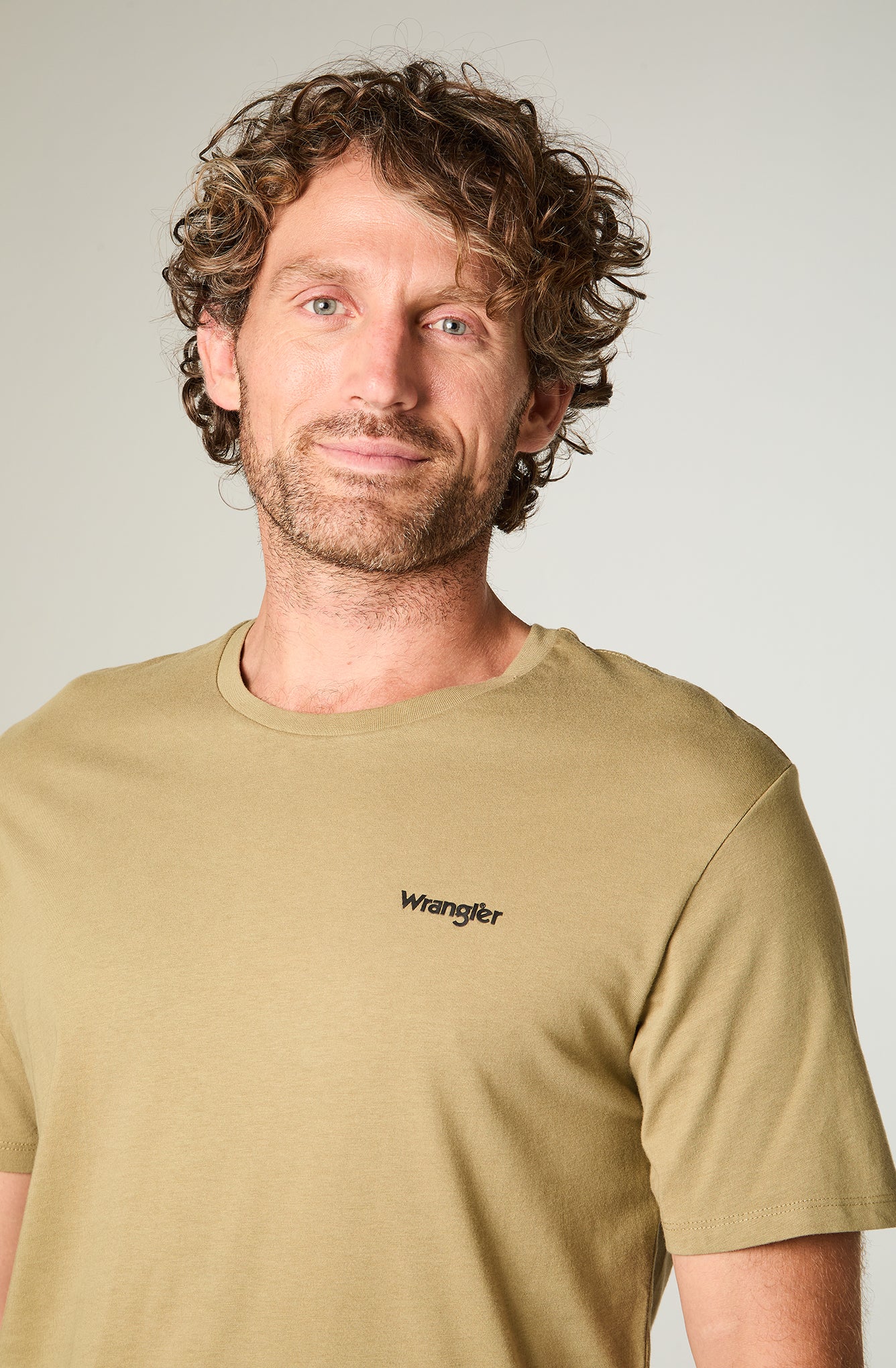Polera Hombre Graphic Regular Verde Militar
