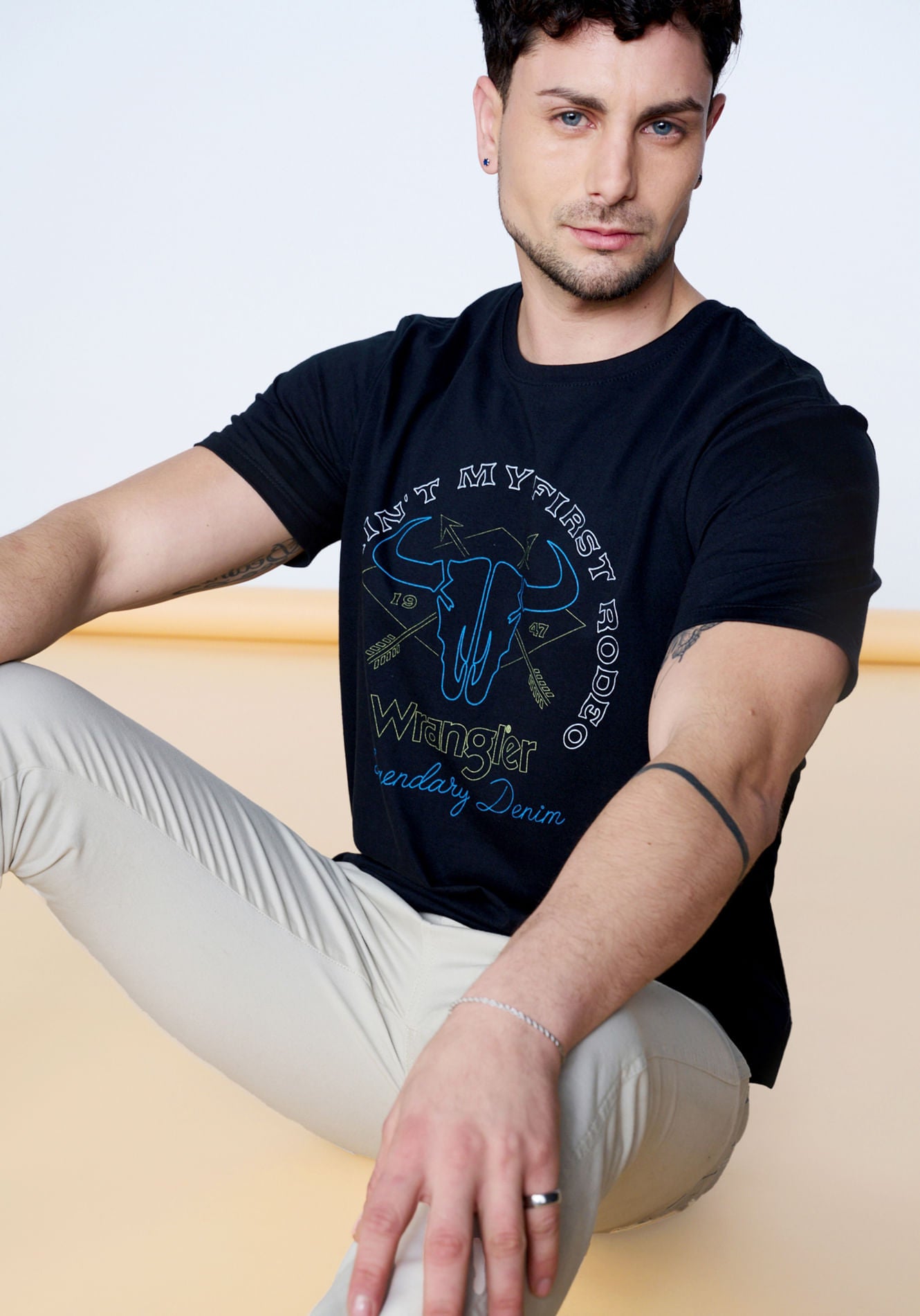 Polera Graphic Logo Negro
