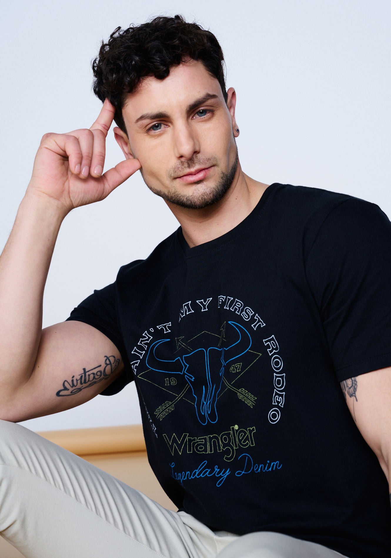 Polera Graphic Logo Negro