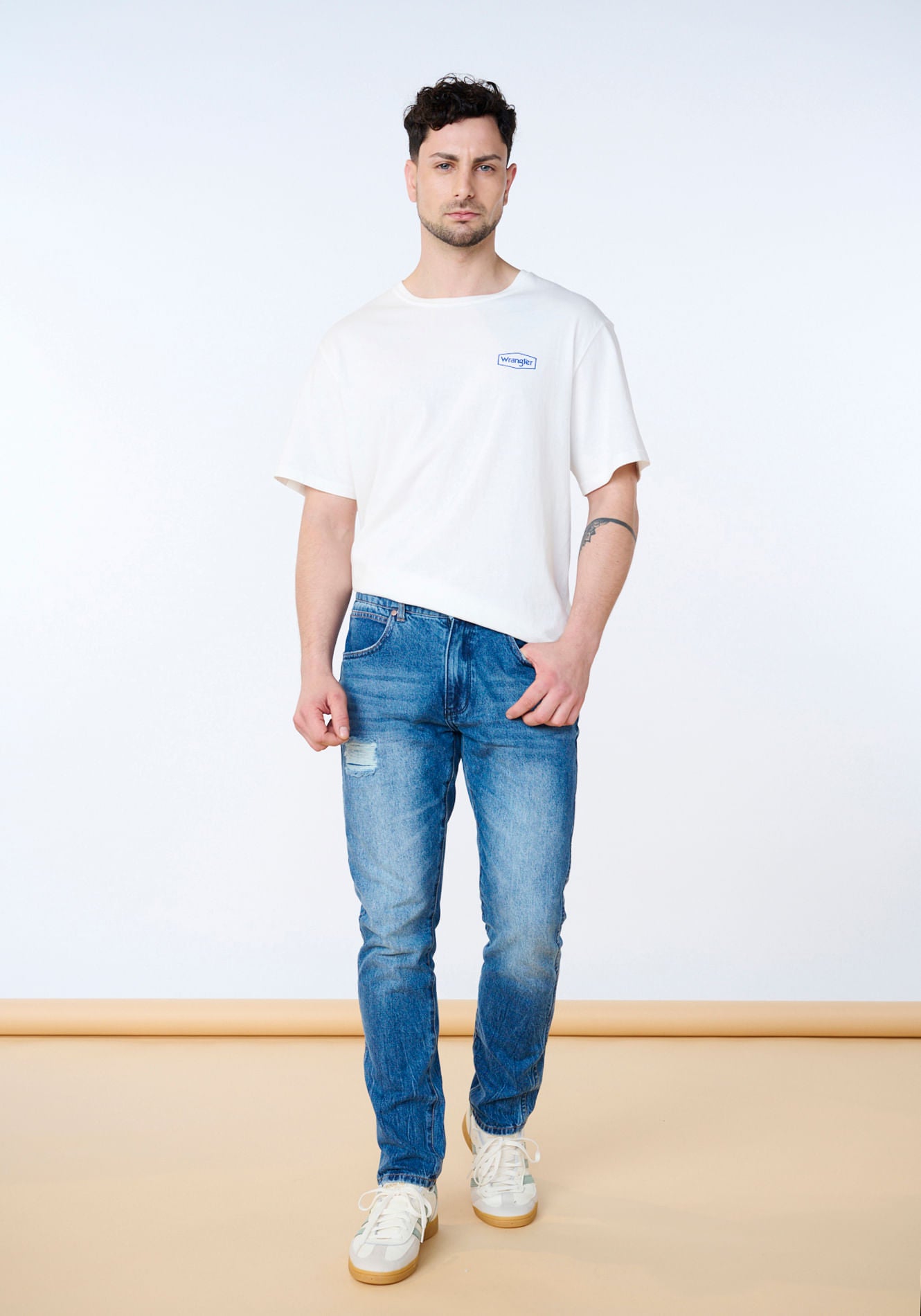 Jeans Larston Slim Tapered Fit Stone