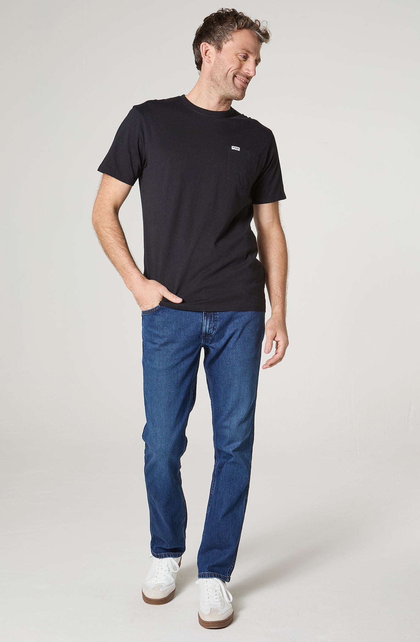 Polera Hombre Cuello Redondo Con Bolsillo Regular Fit Negro