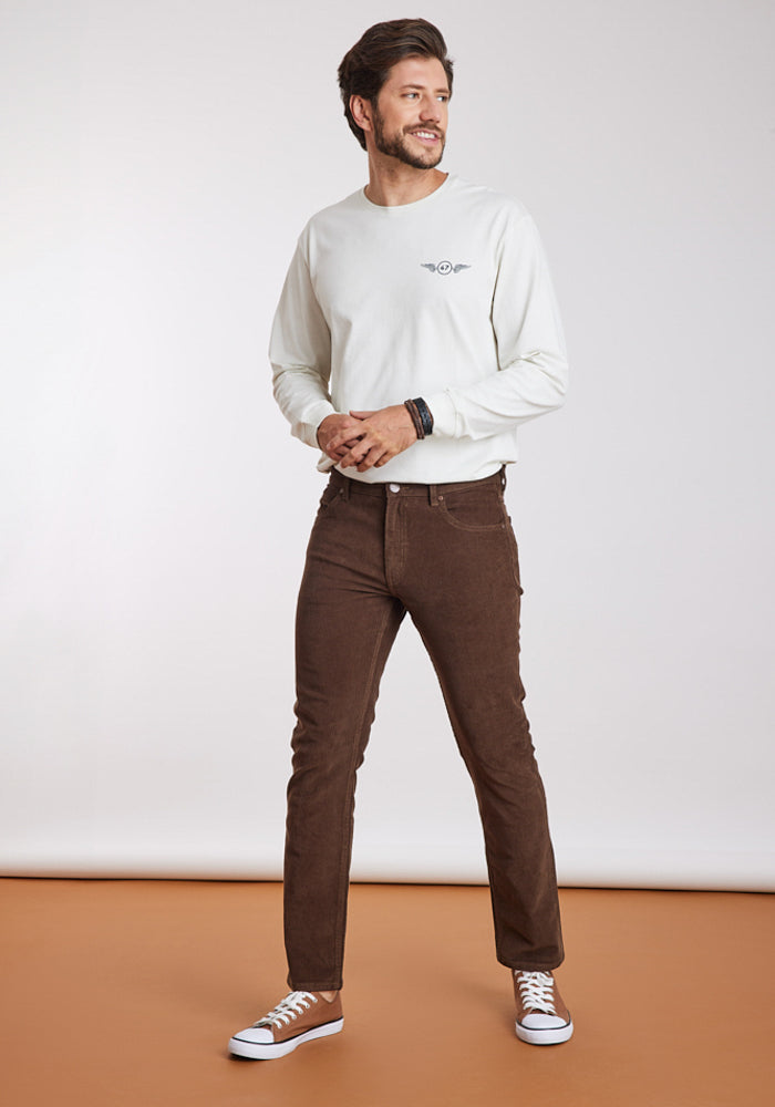Pantalón de Cotelé Wrangler® Hombre café