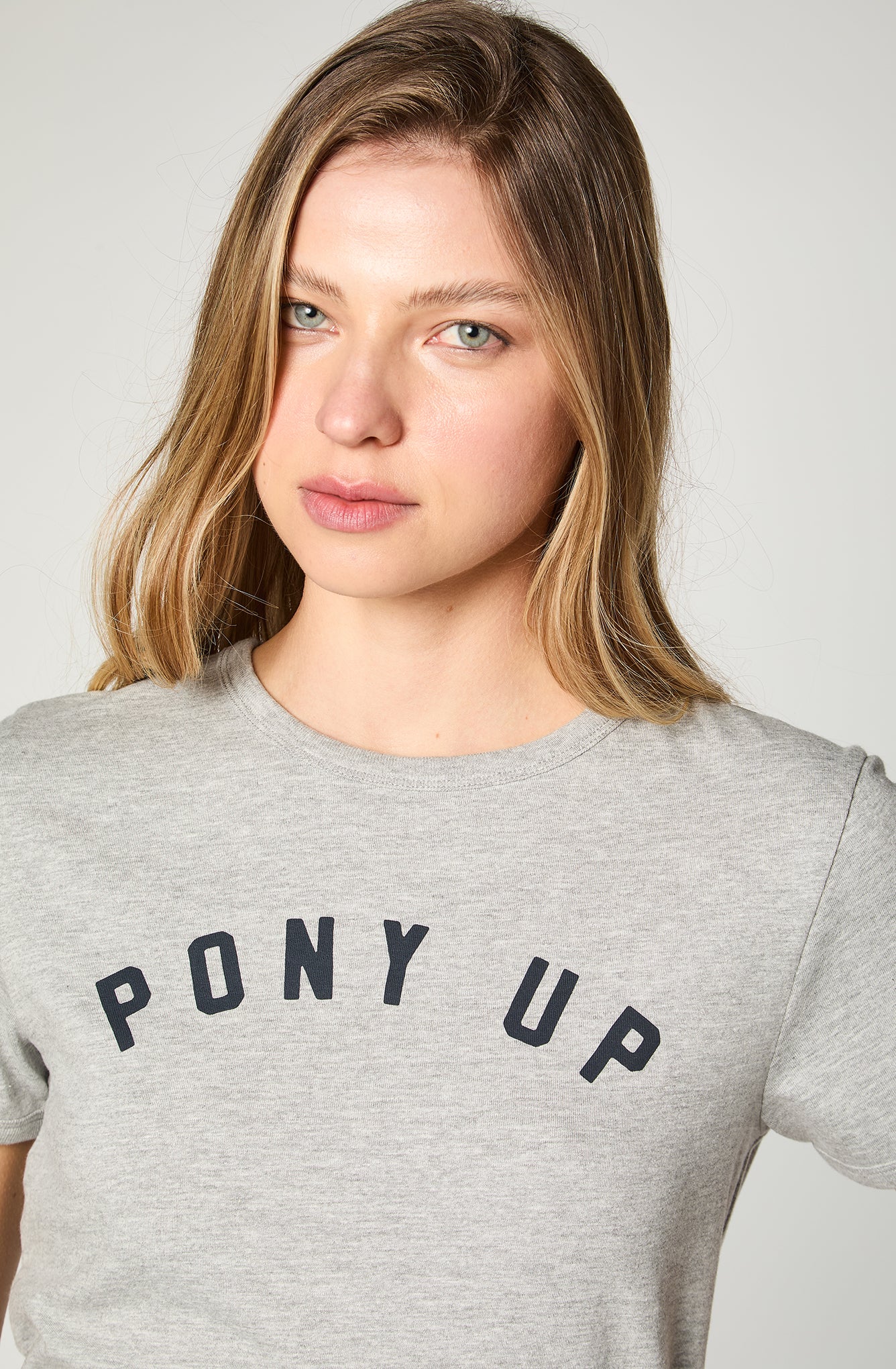 Polera Mujer Pony Up Gris