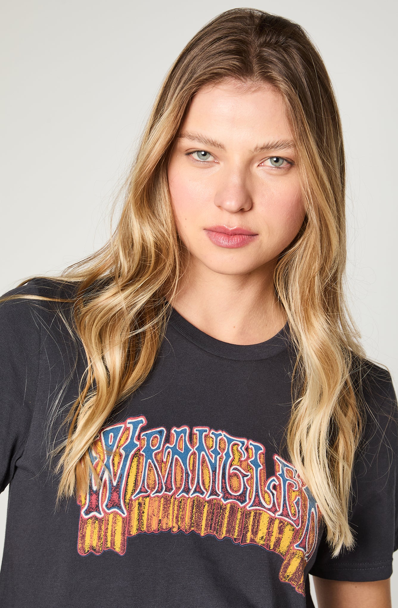 Polera Mujer Graphic Tee Faded Black