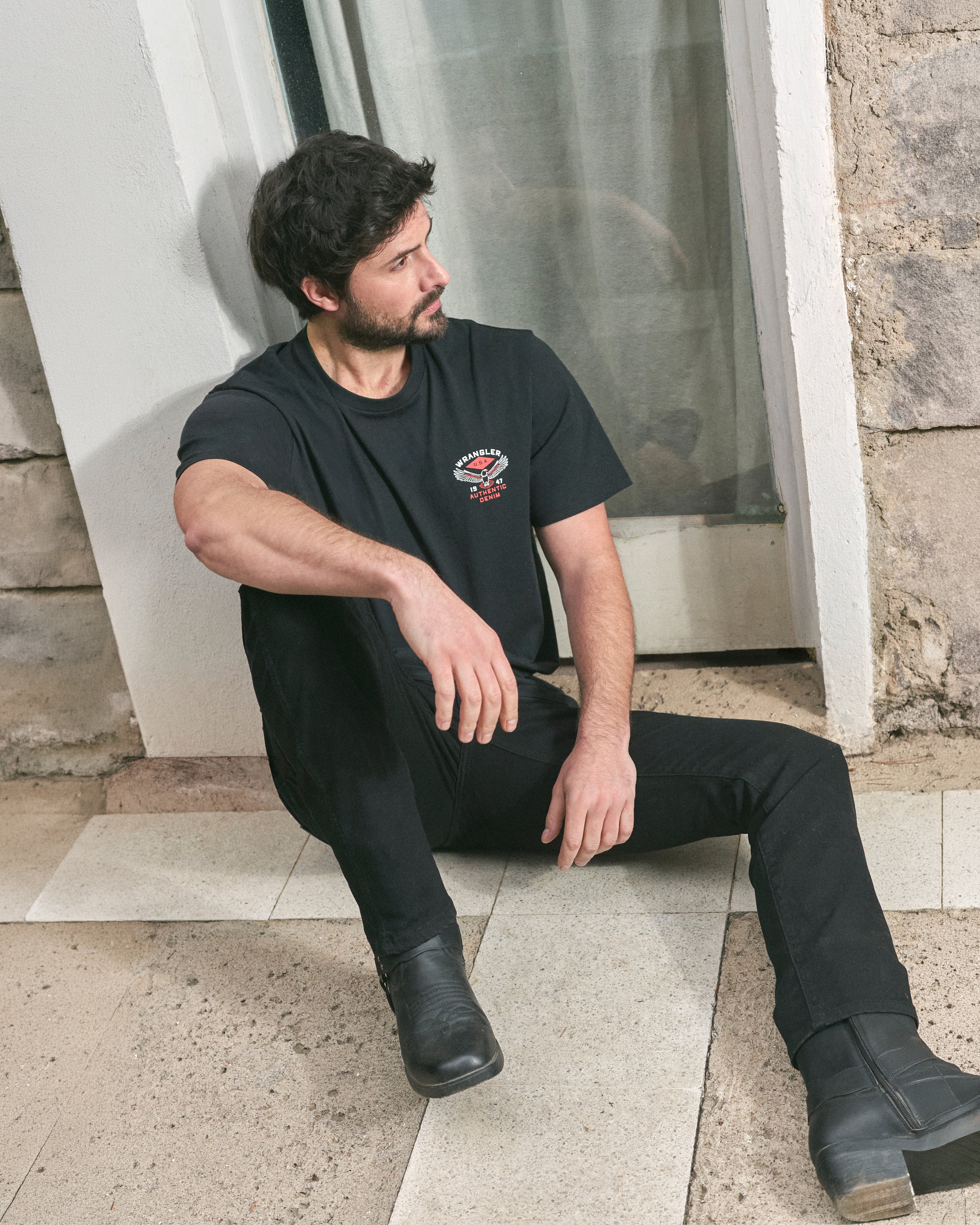 Jeans Hombre Larston Slim Tapered Negro