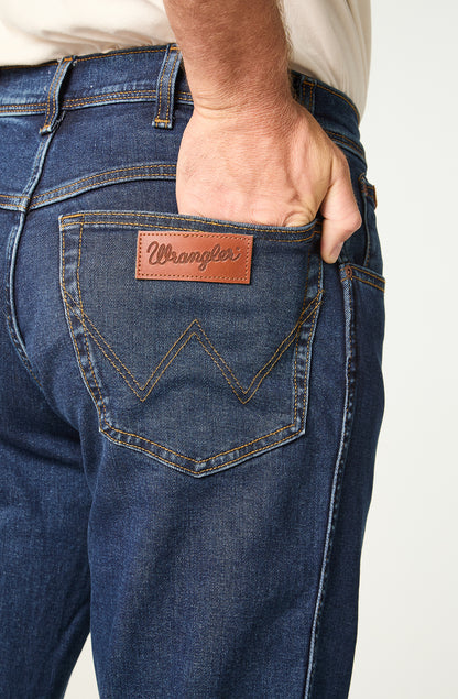 Jeans Tiro Alto Texas Regular Fit Dark Stone