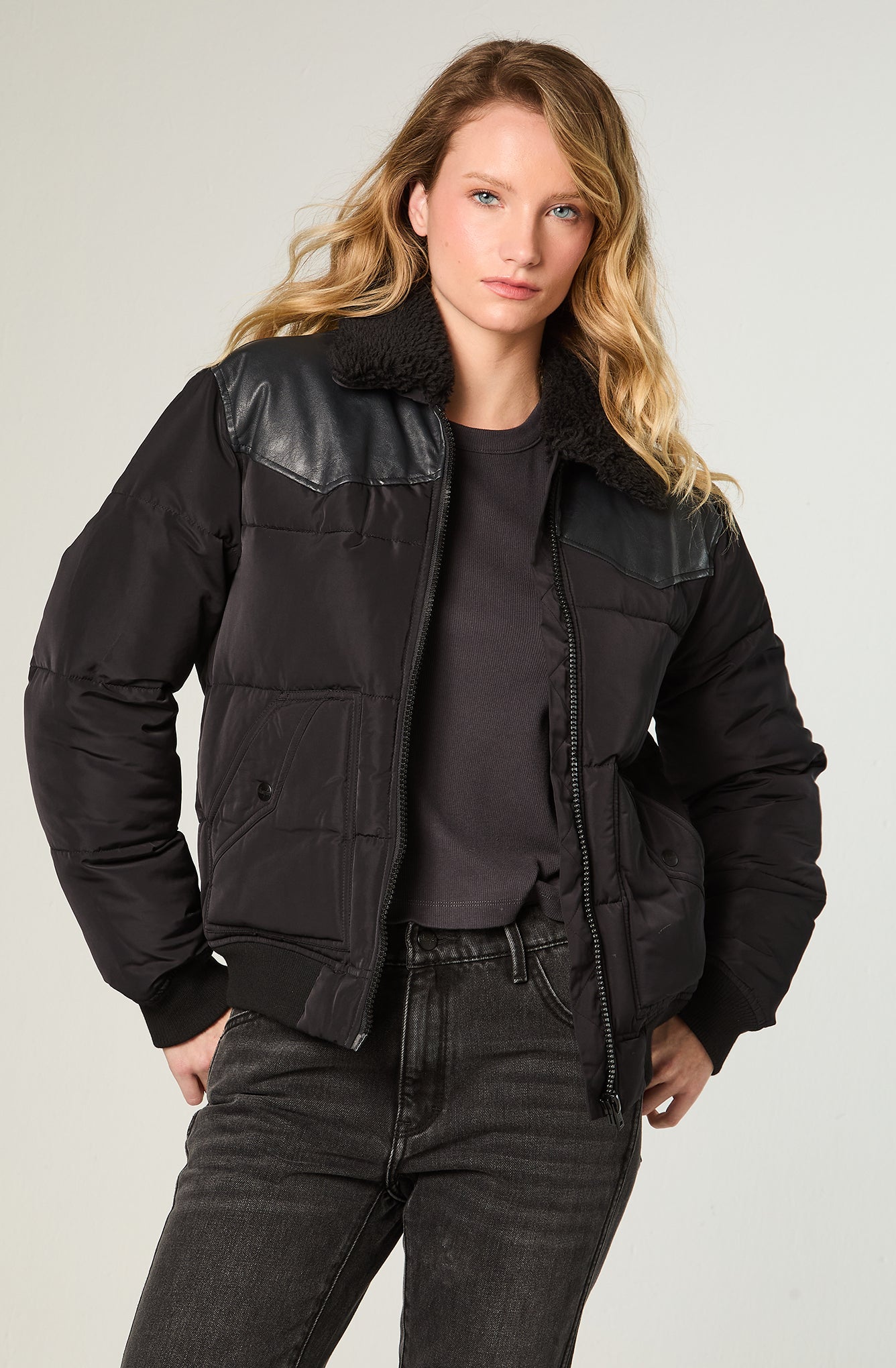 Chaqueta Mujer Western Puffer Regular Negro