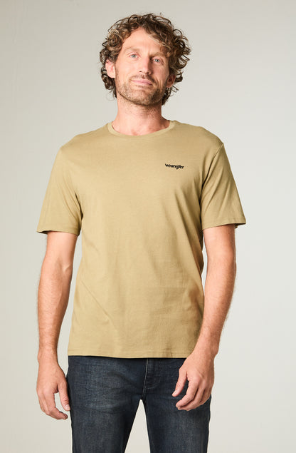 Polera Hombre Graphic Regular Verde Militar