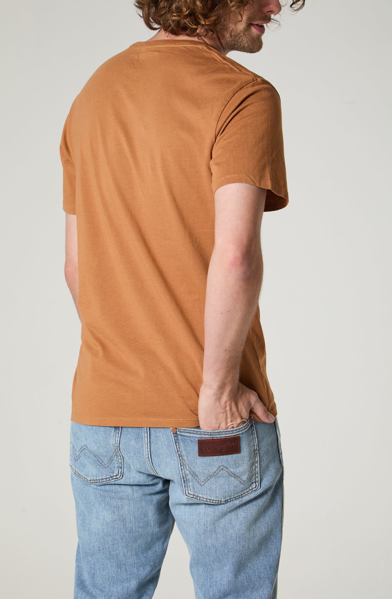Polera Hombre Patch Regular Fit Café Claro