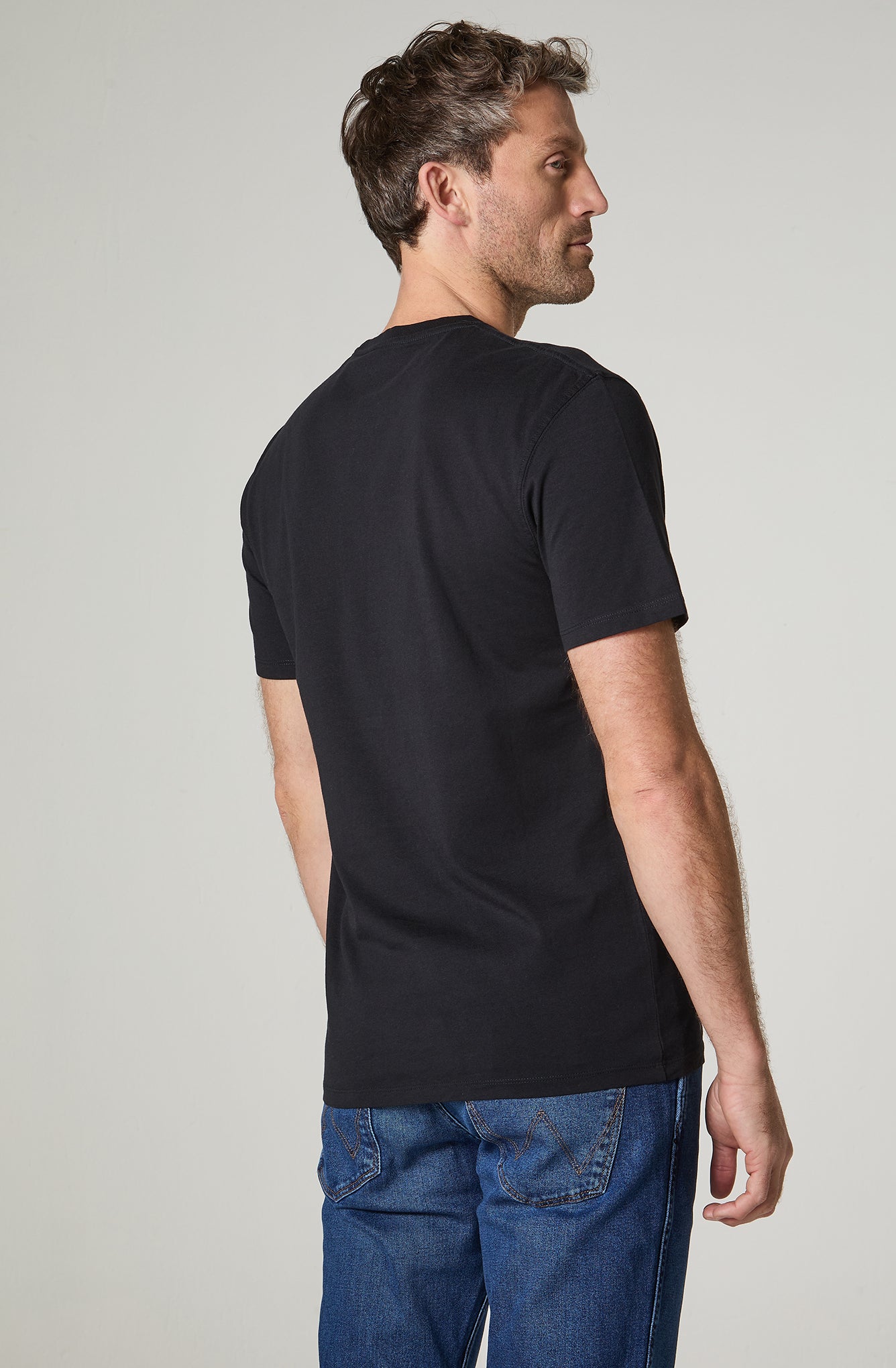 Polera Hombre Cuello Redondo Con Bolsillo Regular Fit Negro