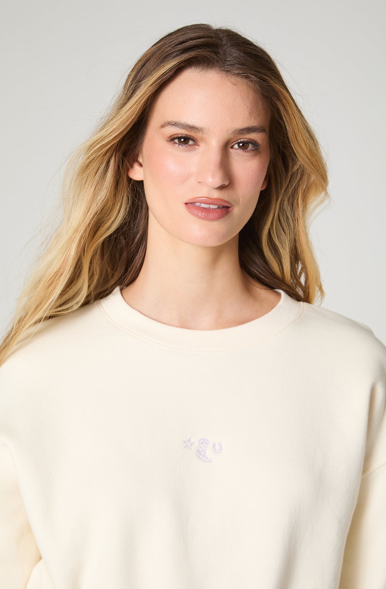 Poleron Mujer Cuello Redondo Relaxed Fit Blanco
